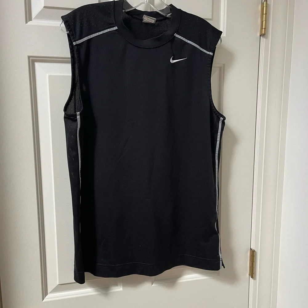 Nike FITDRY Sleeveless Athletic Men’s Top Size large